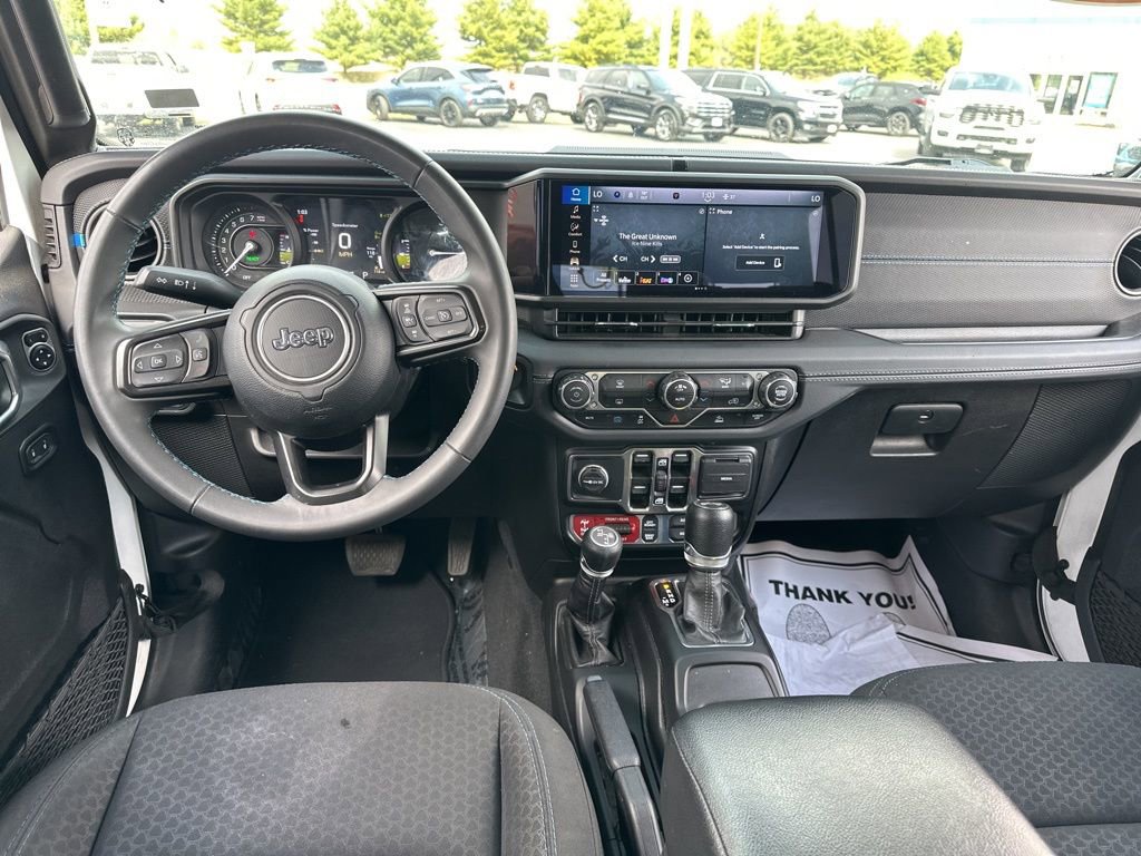 Used 2024 Jeep Wrangler Unlimited Rubicon 4xe image 27