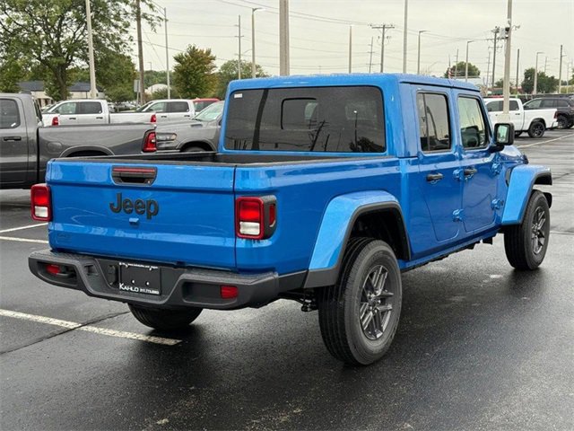 New 2025 Jeep Gladiator Sport image 3