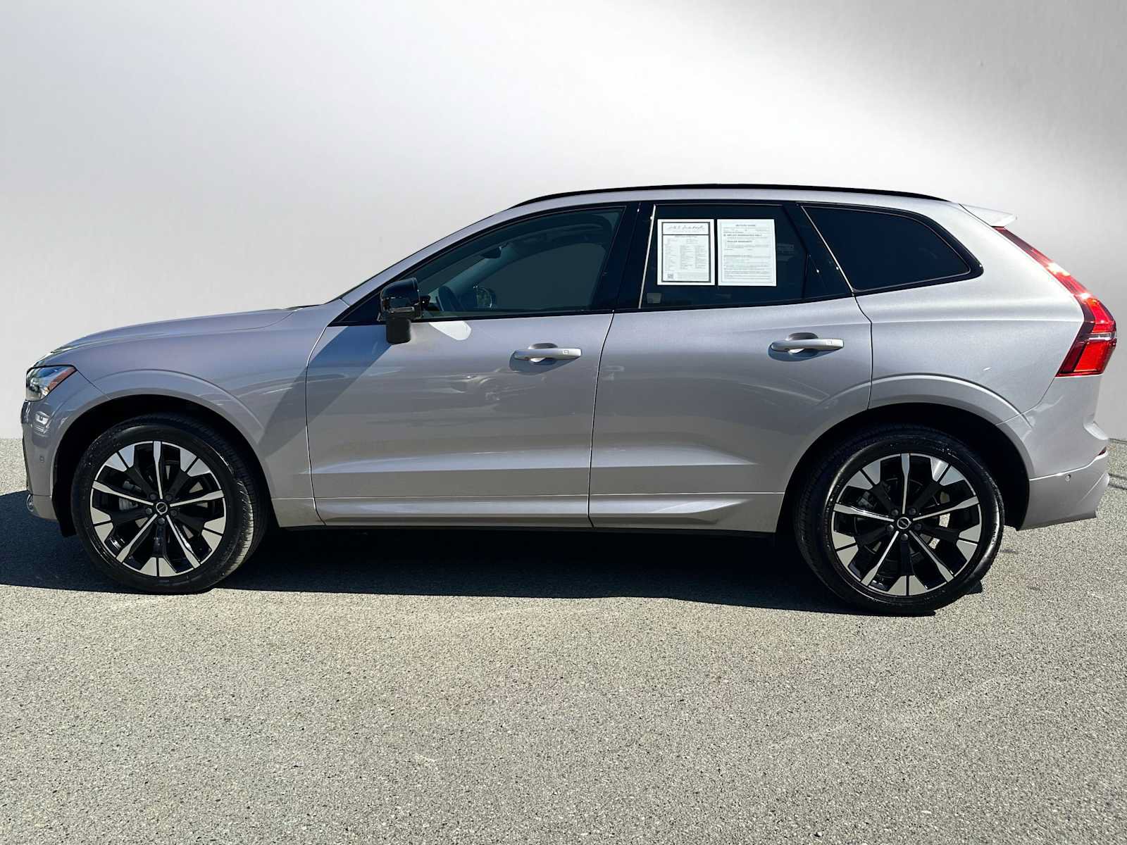 Used 2026 Volvo XC60 B5 Plus w/ Climate Package AWD/4WD image 6