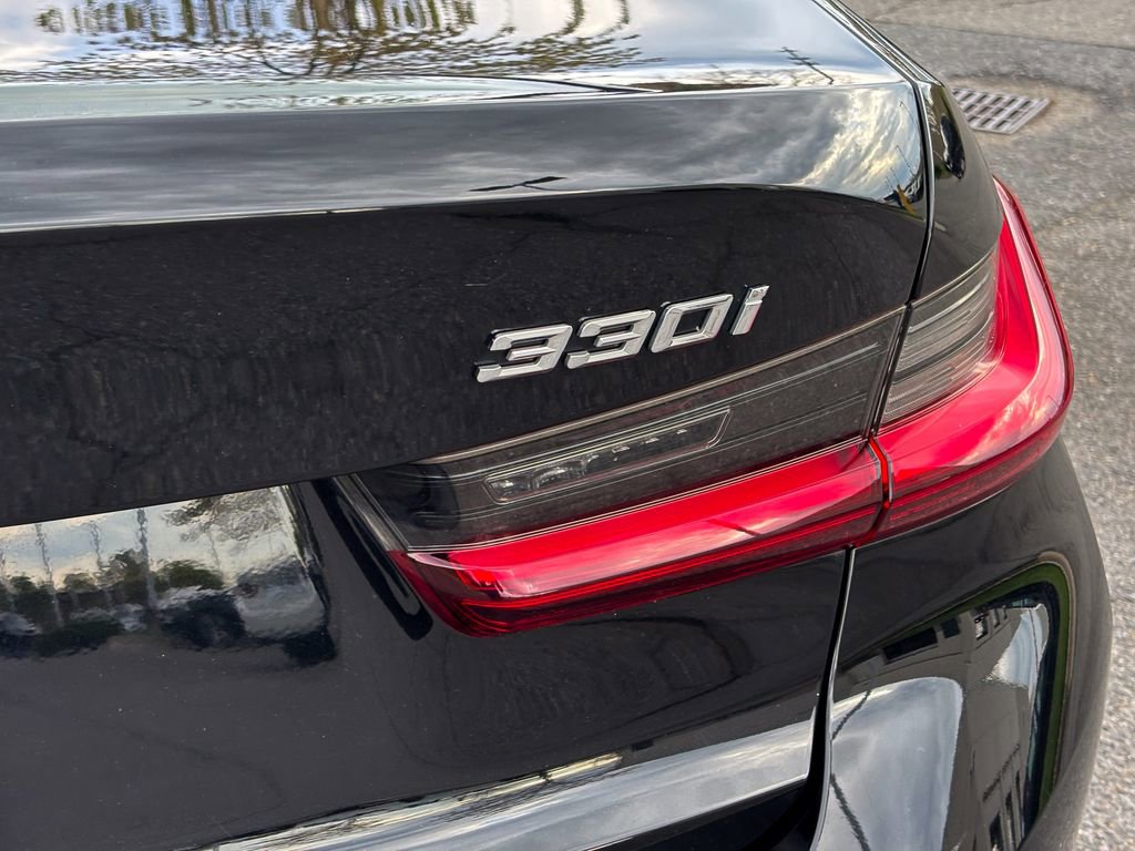 Certified 2022 BMW 330i xDrive Sedan w/ Driving Assistance Package AWD/4WD image 14