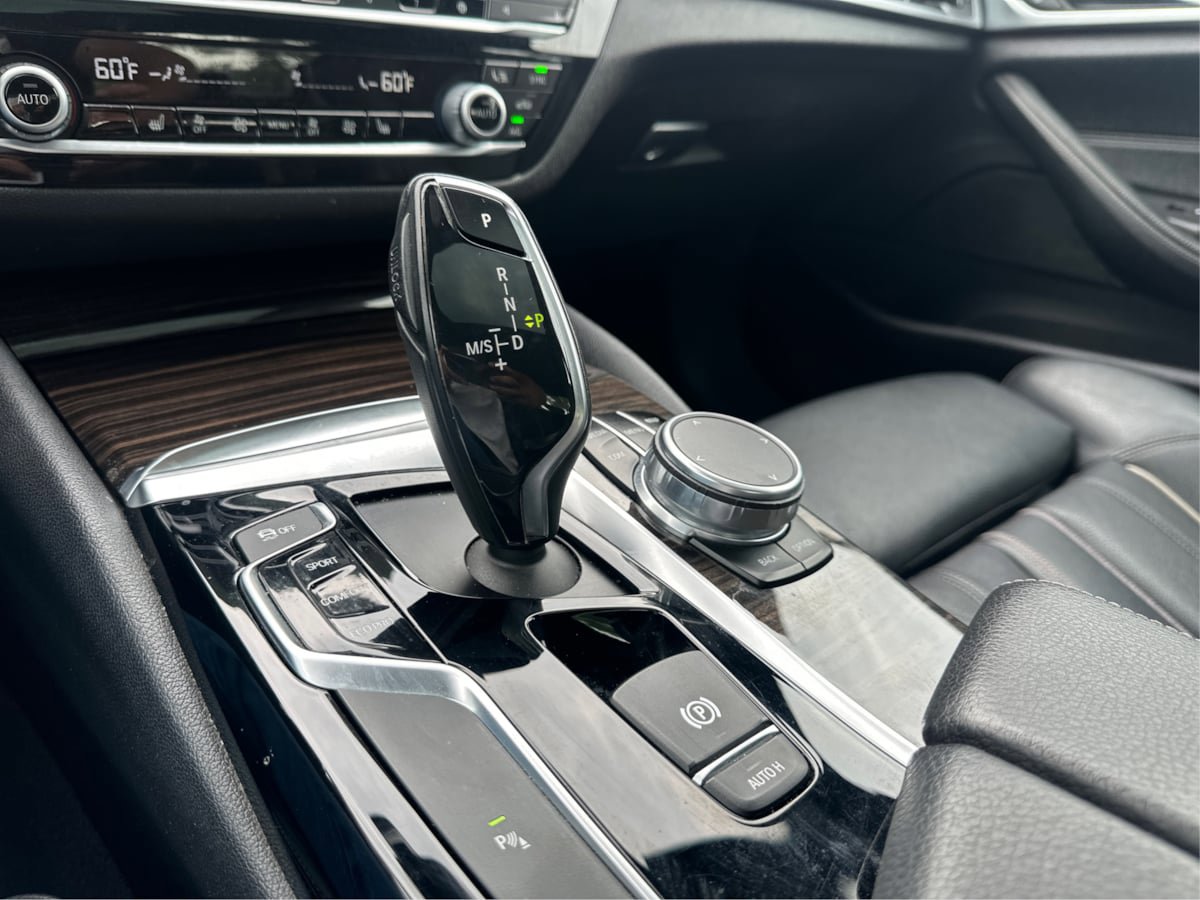 Used 2018 BMW 530i xDrive image 42