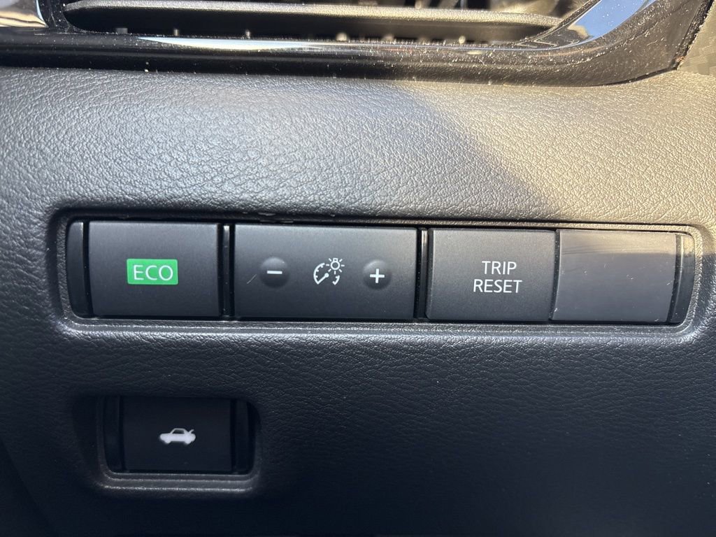 Used 2024 Nissan Sentra SV FWD image 30