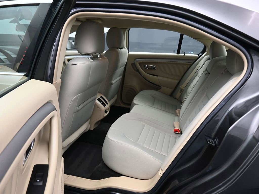 Used 2018 Ford Taurus SE image 28