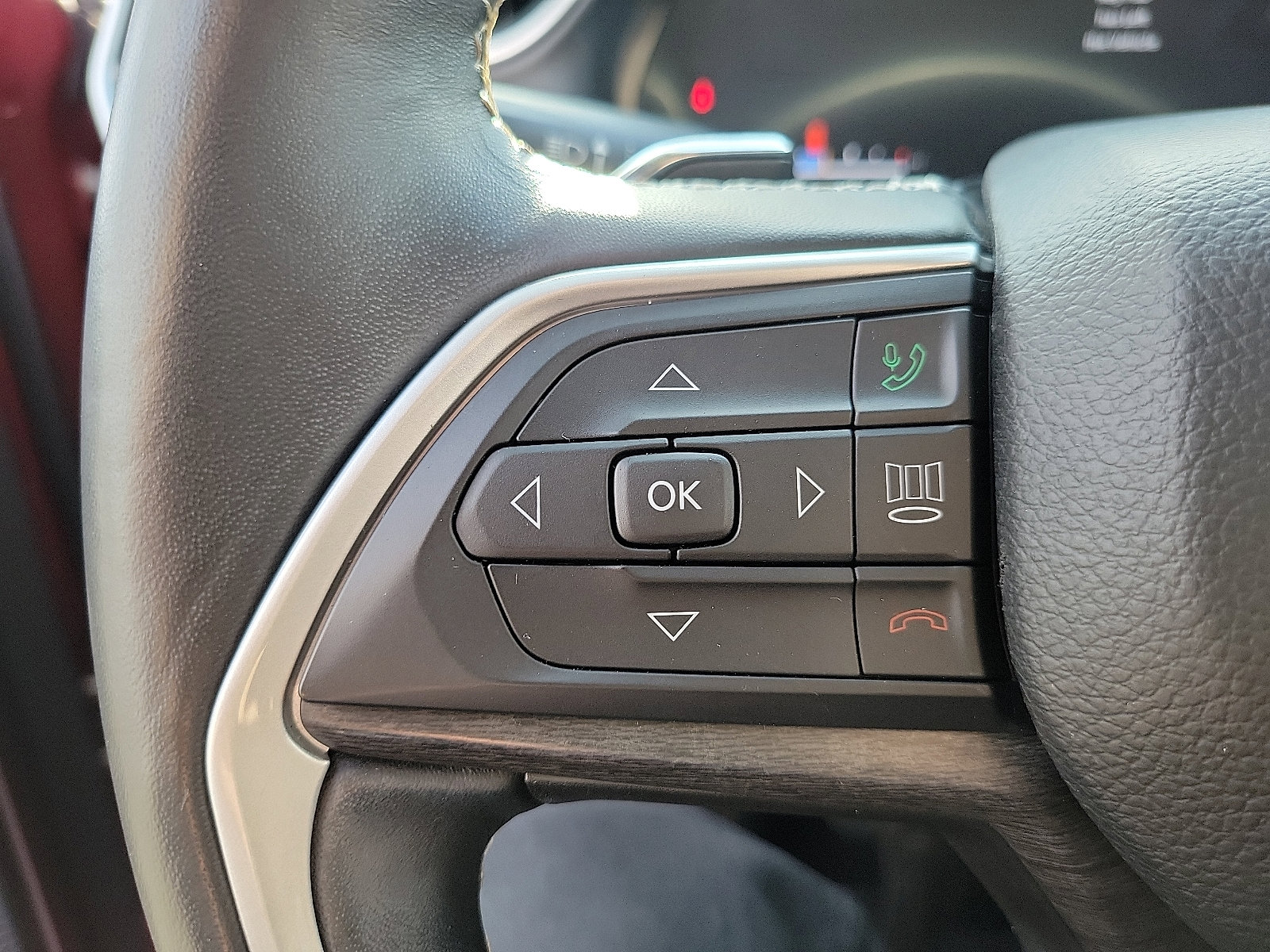 Used 2022 Jeep Grand Cherokee L Limited image 5