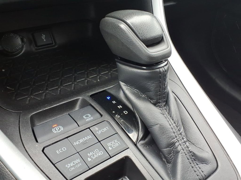 Certified 2022 Toyota RAV4 LE image 15