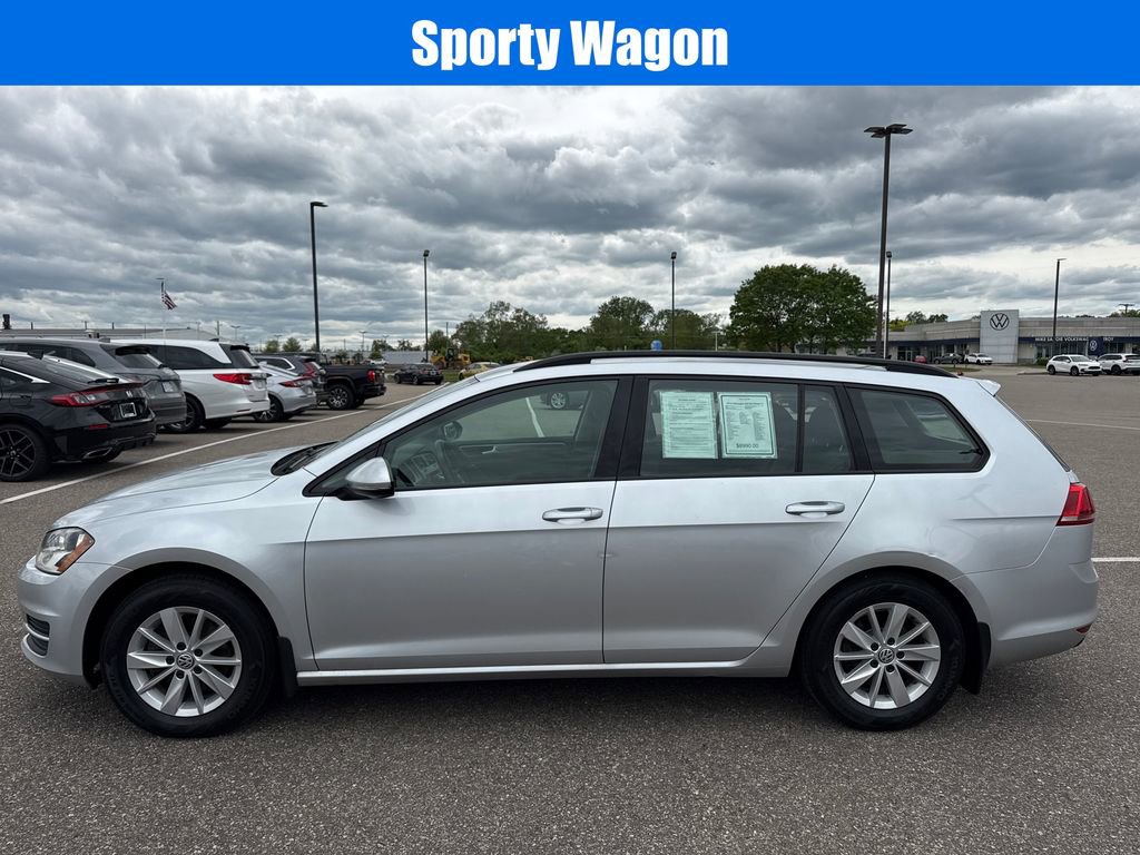 Used 2016 Volkswagen Golf S FWD image 5