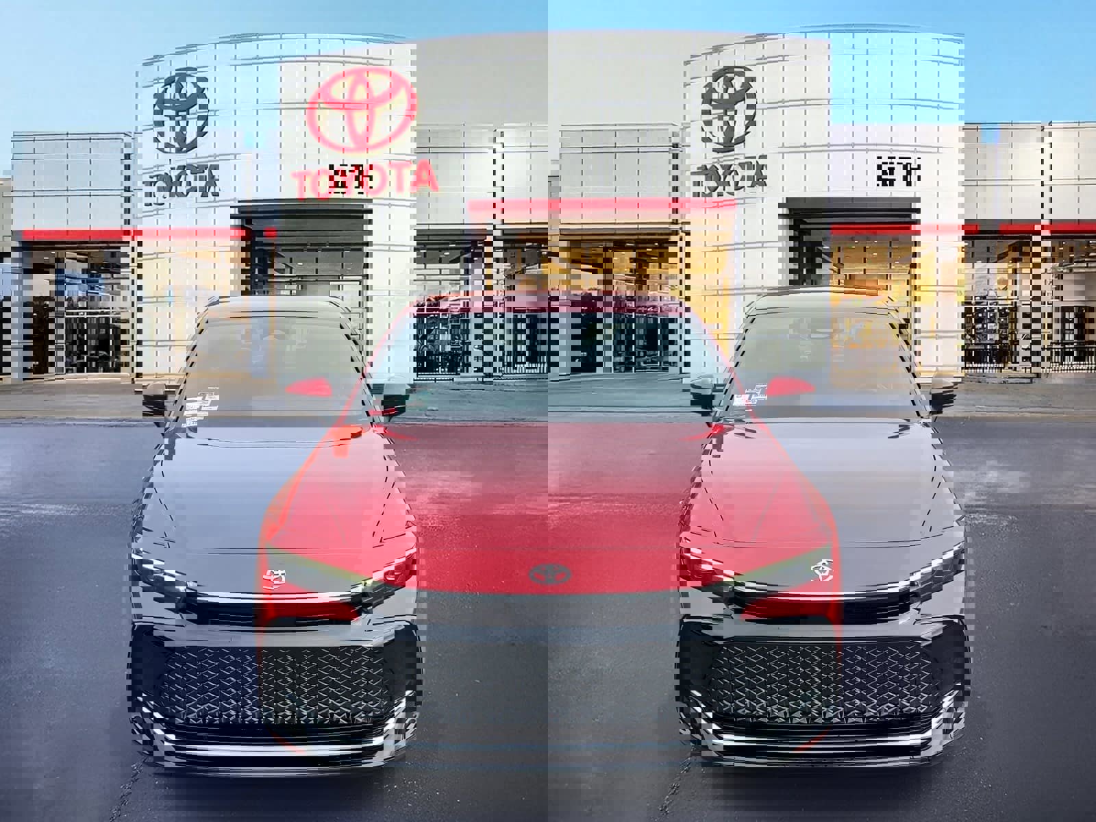 Used 2023 Toyota Crown XLE image 2