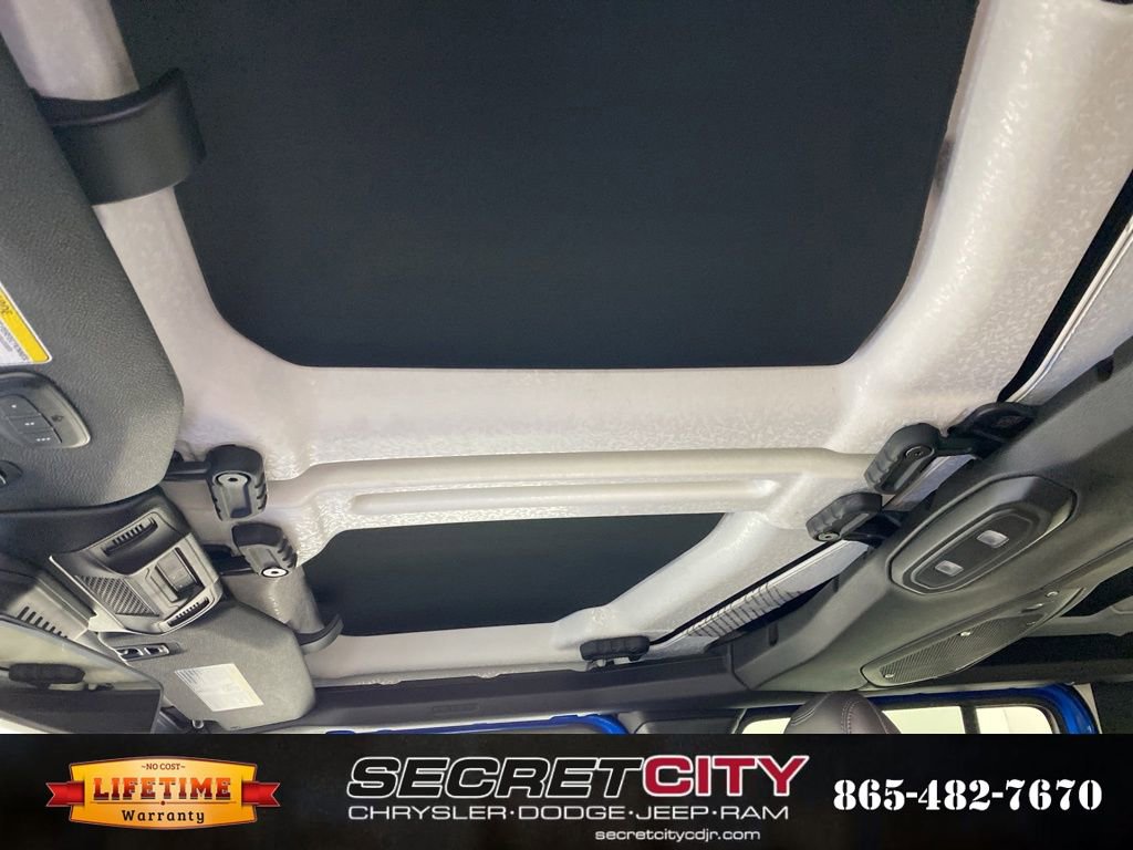New 2026 Jeep Wrangler Unlimited Rubicon 392 w/ Dual Top Group image 28