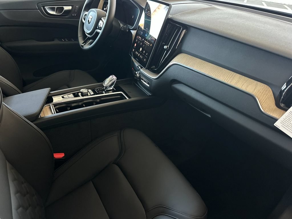 New 2026 Volvo XC60 B5 Plus AWD/4WD image 15
