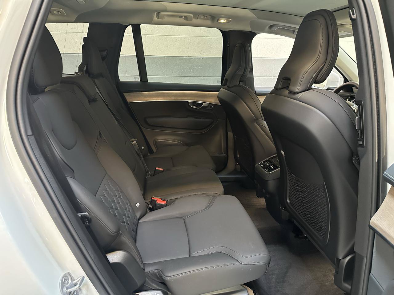 Used 2025 Volvo XC90 B6 Core w/ Protection Package AWD/4WD image 11