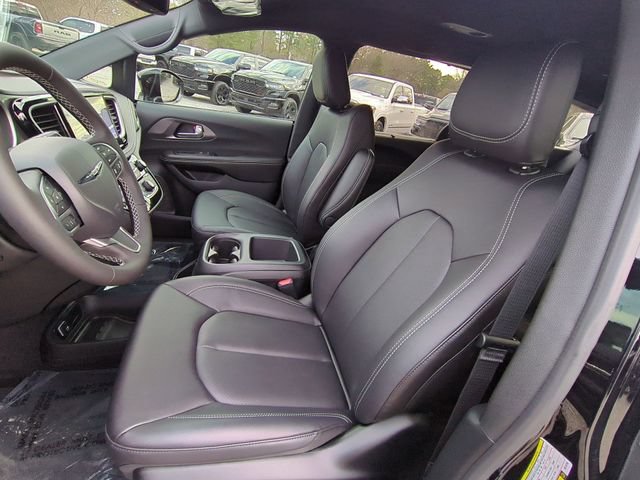 New 2026 Chrysler Pacifica Select FWD image 22