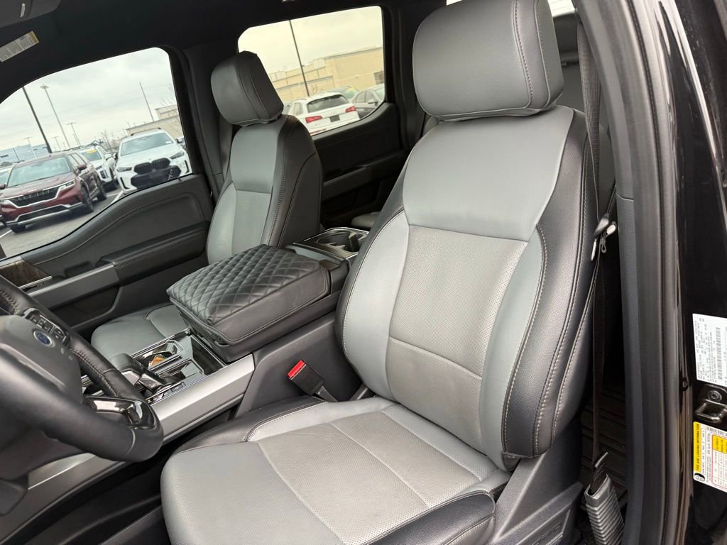 Used 2022 Ford F150 Lightning Lariat image 8