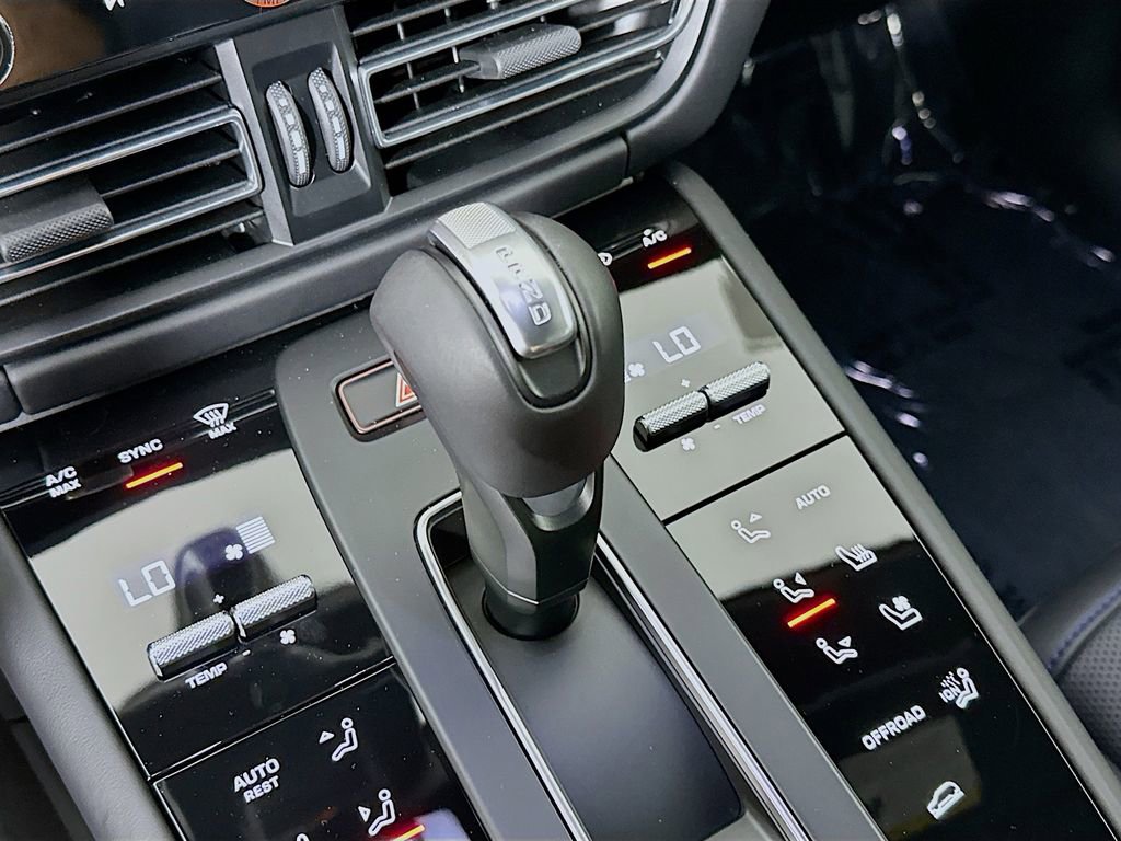New 2025 Porsche Macan S AWD/4WD image 19