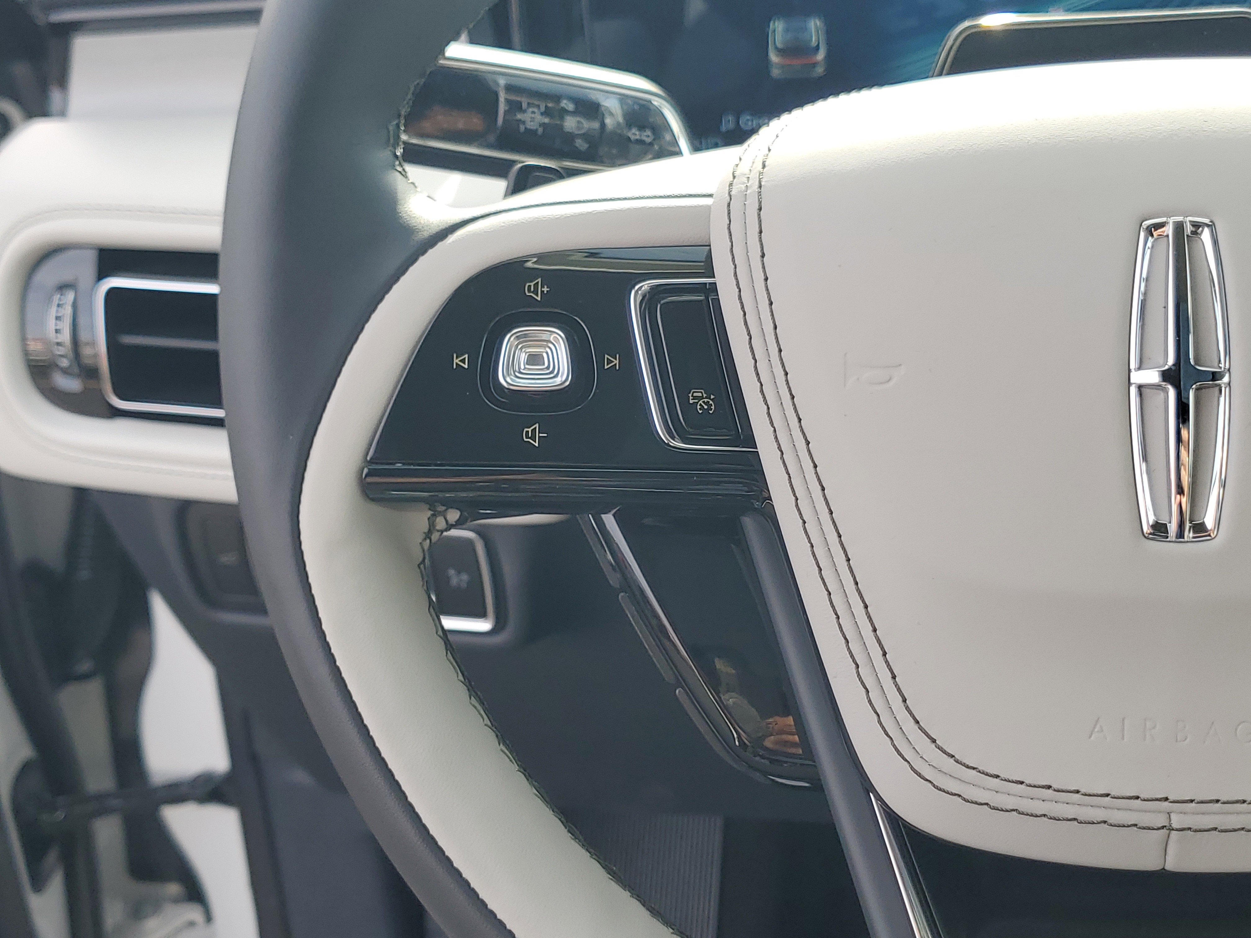 New 2026 Lincoln Aviator Reserve image 16