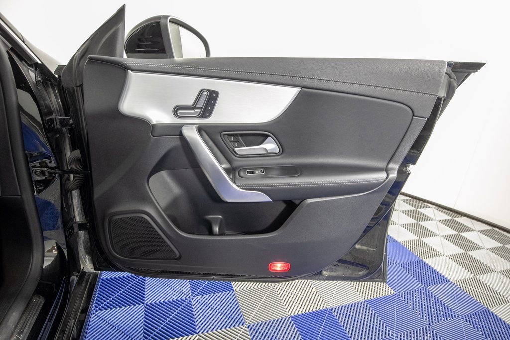 Used 2025 Mercedes-Benz CLA 250 image 14