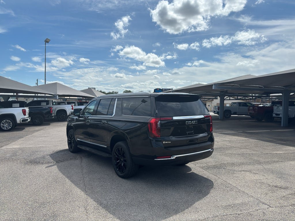 New 2026 GMC Yukon XL Elevation w/ Elevation Premium Package AWD/4WD image 9