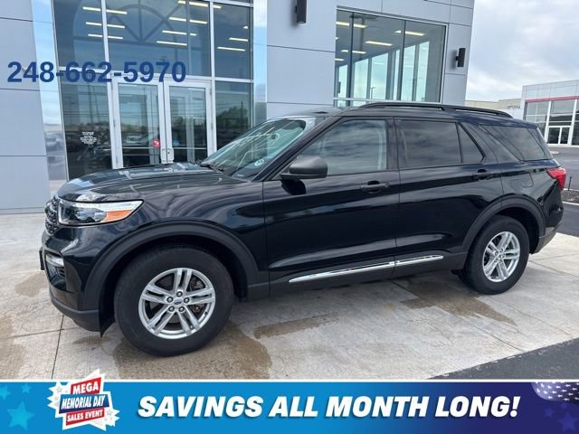 Used 2023 Ford Explorer XLT w/ Equipment Group 202A AWD/4WD image 4