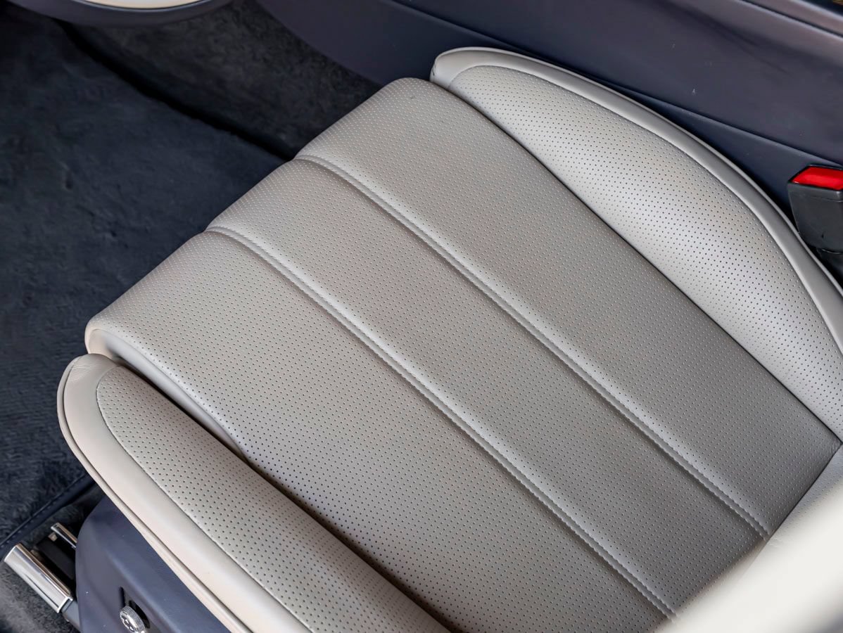 Used 2024 Bentley Bentayga AWD/4WD image 18