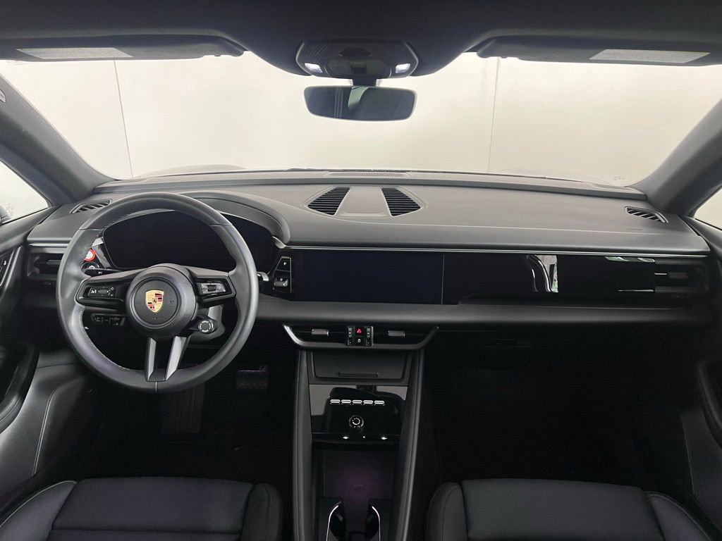 Certified 2025 Porsche Macan Electric image 21