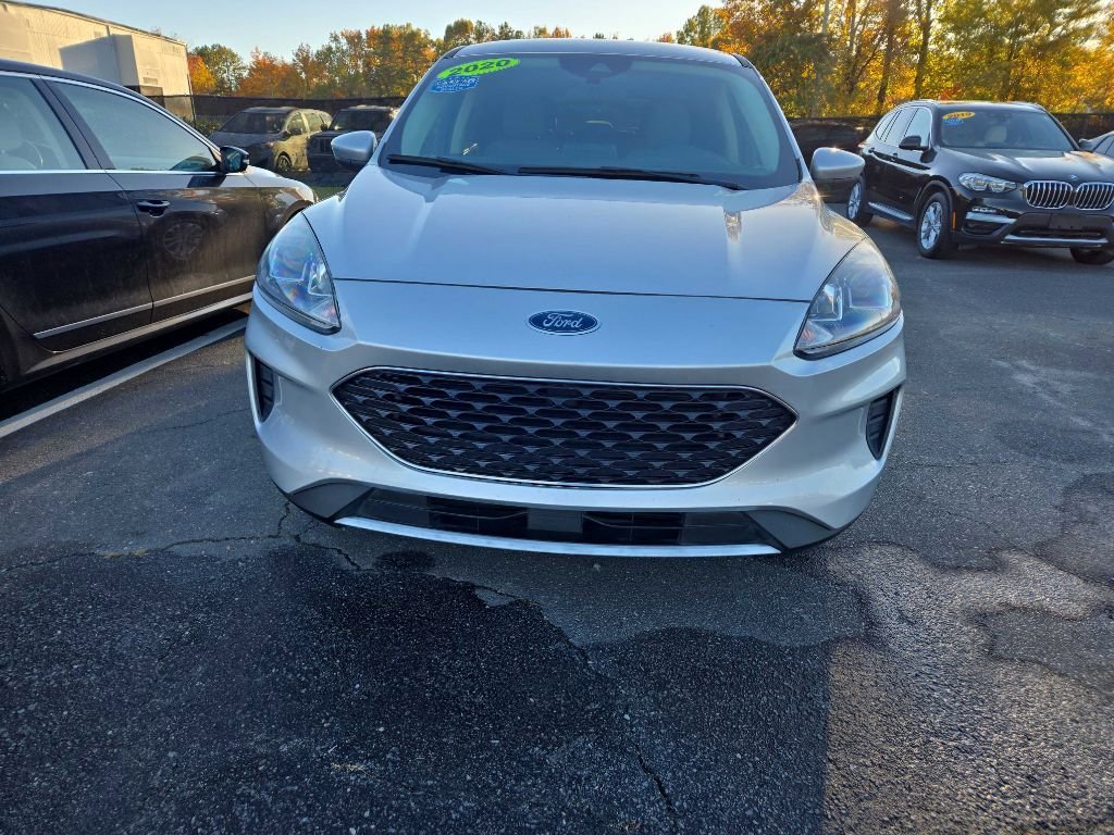 Used 2020 Ford Escape SE FWD image 2