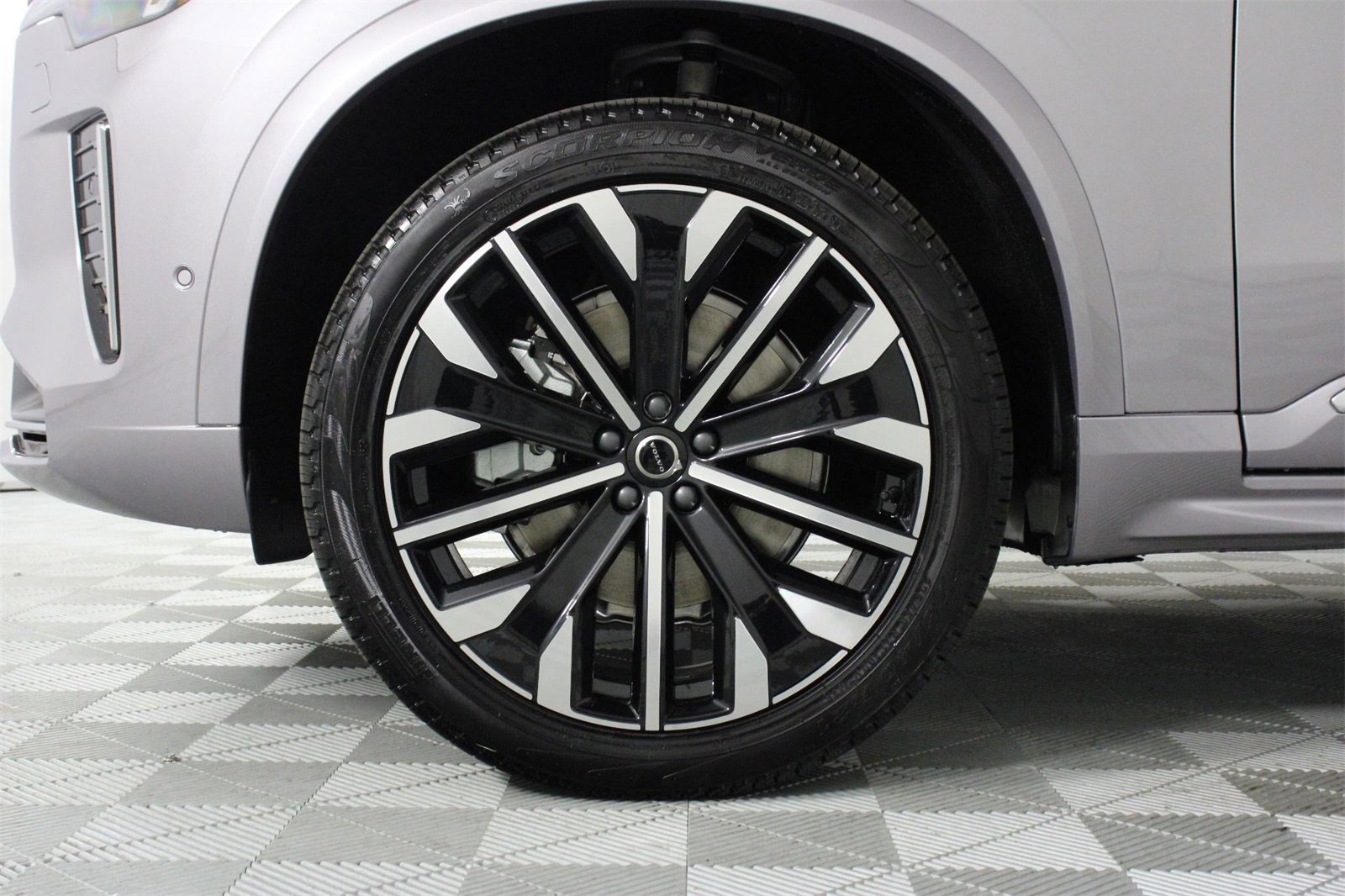 New 2026 Volvo XC90 B6 Plus w/ Protection Package Premier image 13