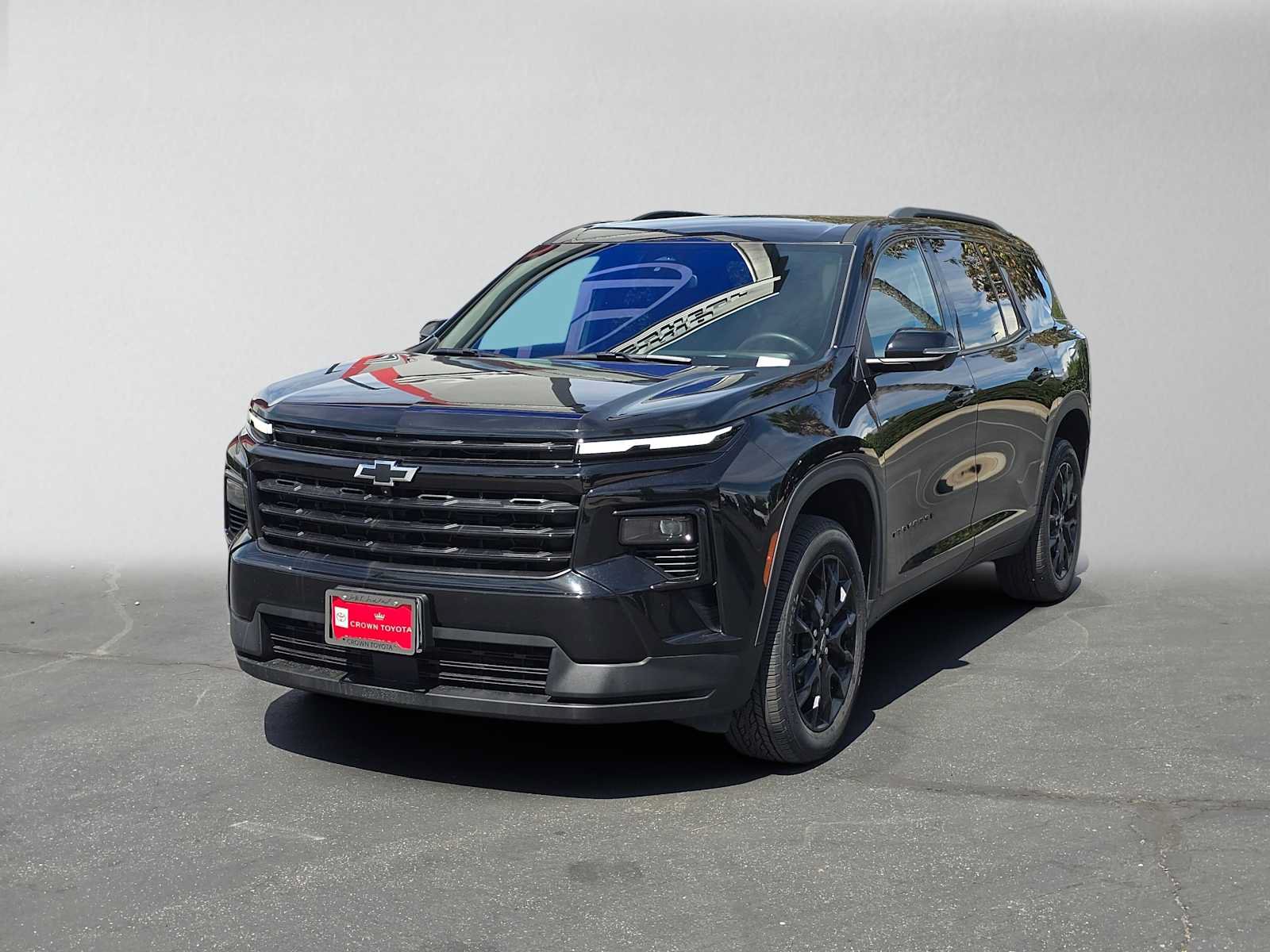Used 2024 Chevrolet Traverse LT w/ Midnight/Sport Edition FWD image 7