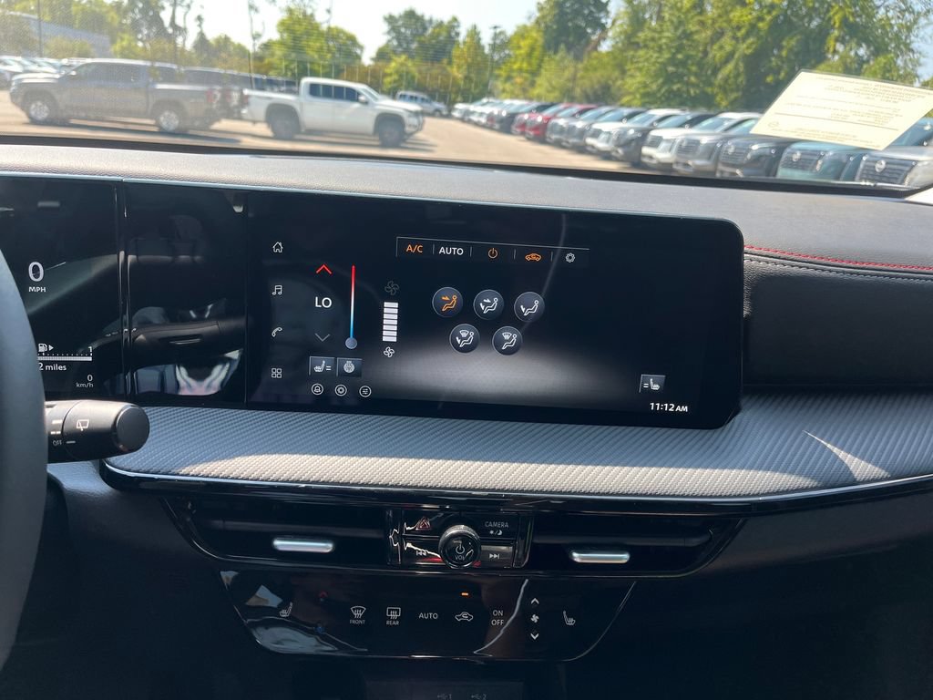New 2027 Nissan Kicks SR w/ SR Premium Package FWD image 18