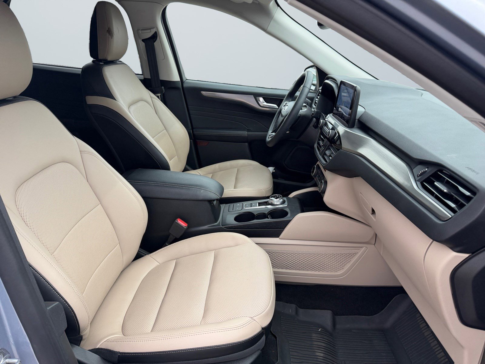 Used 2022 Ford Escape Titanium image 18