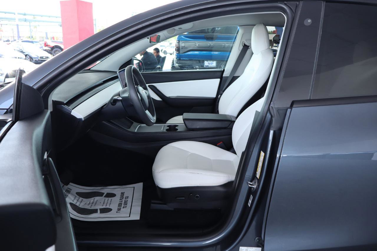 Used 2021 Tesla Model Y Long Range image 15