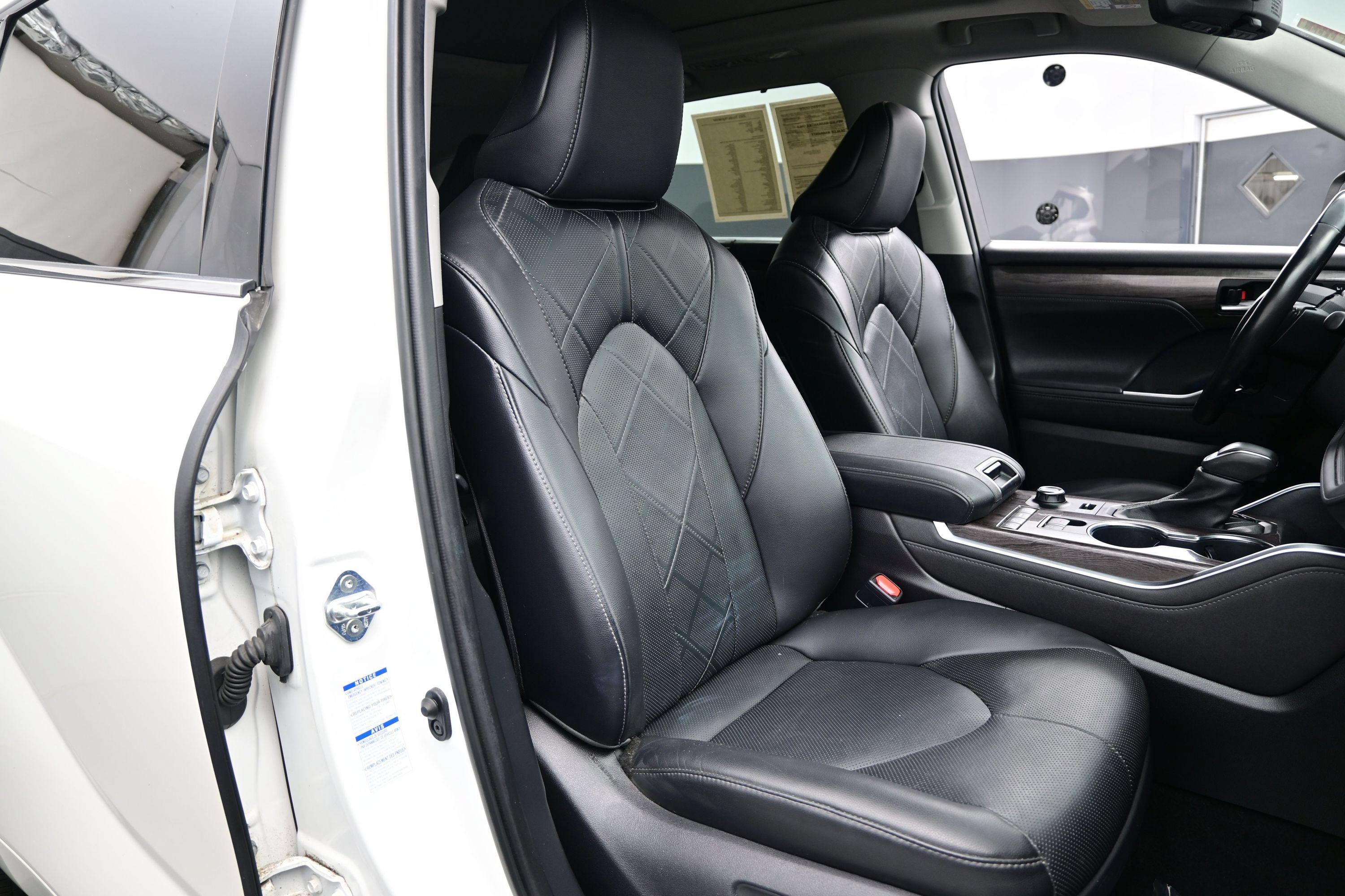 Used 2021 Toyota Highlander Platinum AWD/4WD image 14