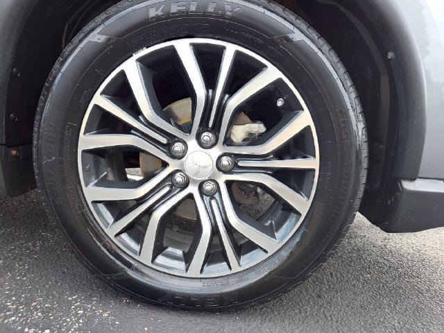 Used 2016 Mitsubishi Outlander GT AWD/4WD image 11