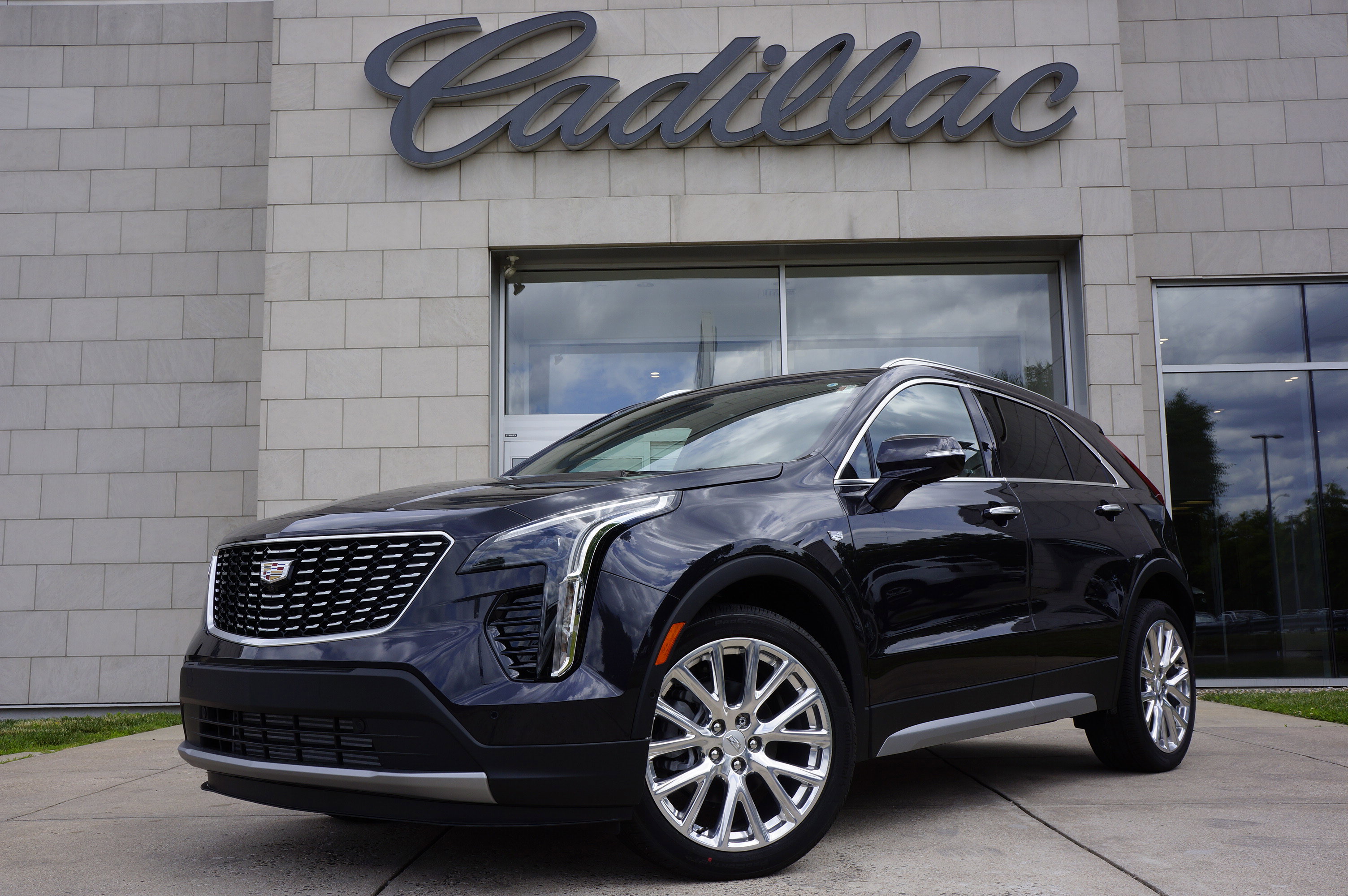 Used 2022 Cadillac XT4 Premium Luxury w/ Technology Package image 11