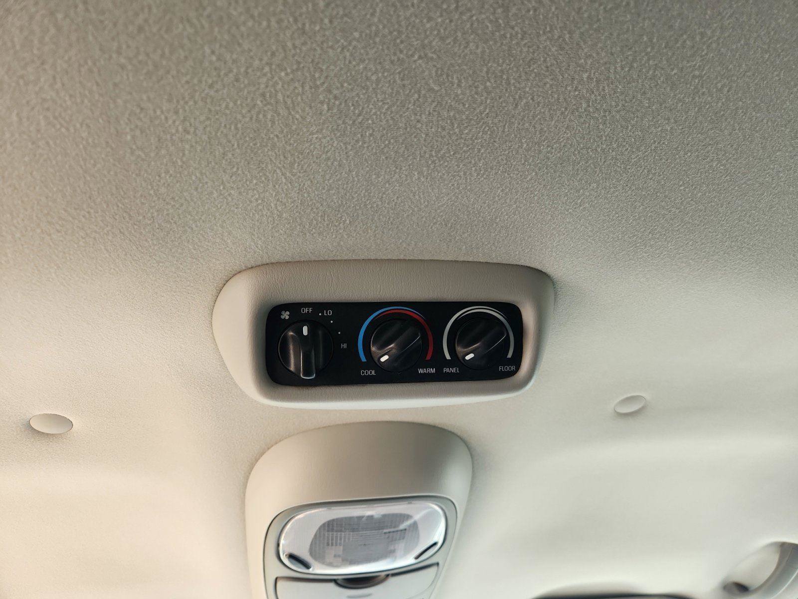 Used 2005 Ford Excursion XLT AWD/4WD image 12