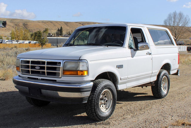 Used 1993 Ford Bronco XLT image 14