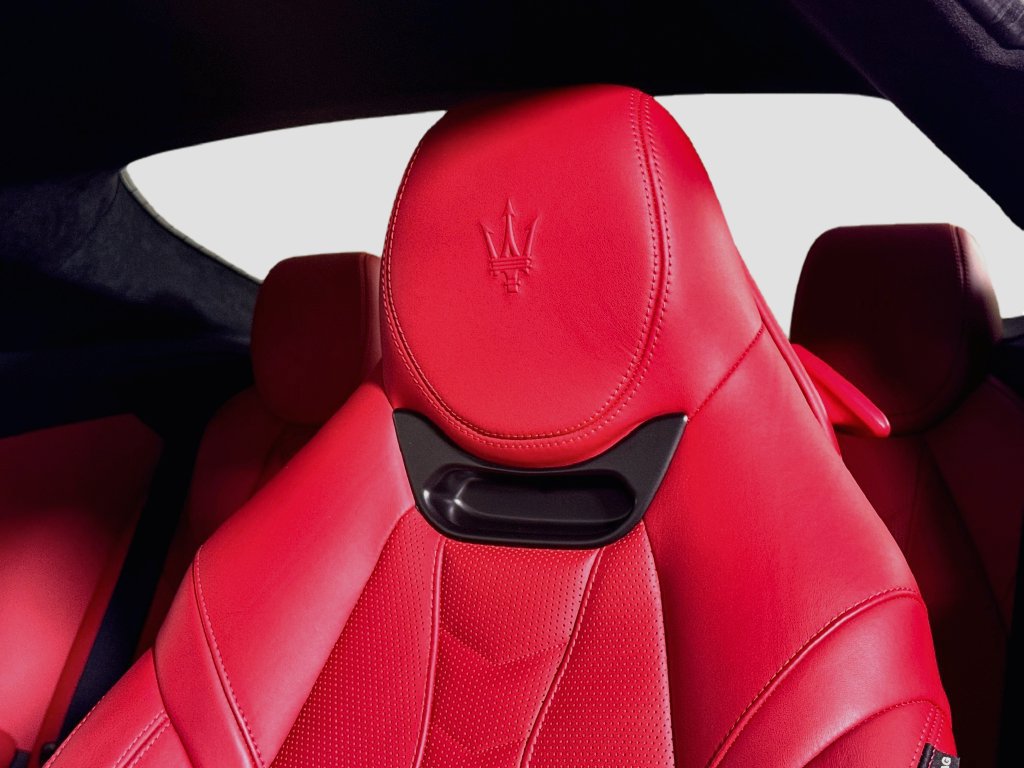 Used 2024 Maserati GranTurismo Trofeo AWD/4WD image 23