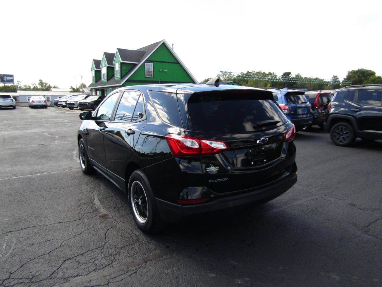 Used 2020 Chevrolet Equinox LS w/ LS Convenience Package FWD image 5