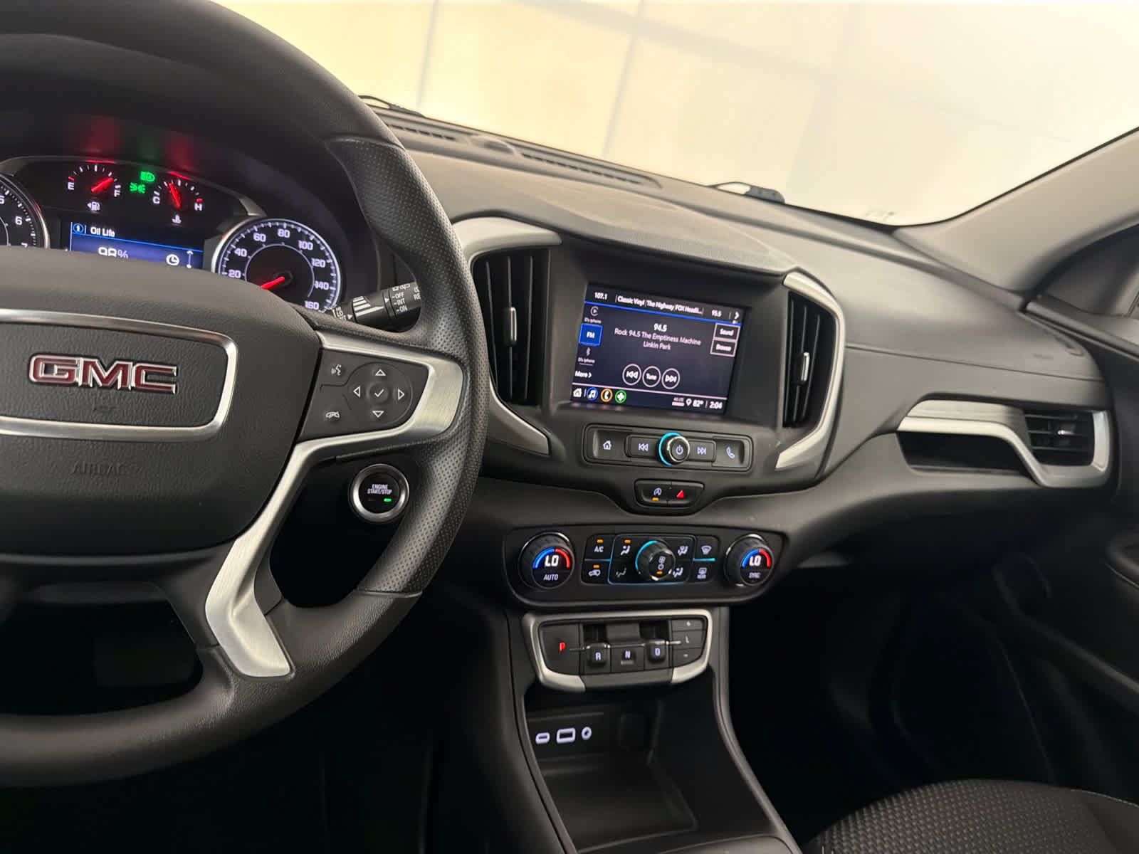 Used 2023 GMC Terrain SLE w/ Driver Convenience Package FWD image 18