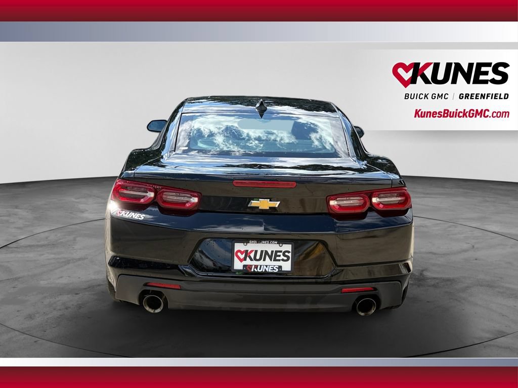 Used 2023 Chevrolet Camaro LT RWD image 9