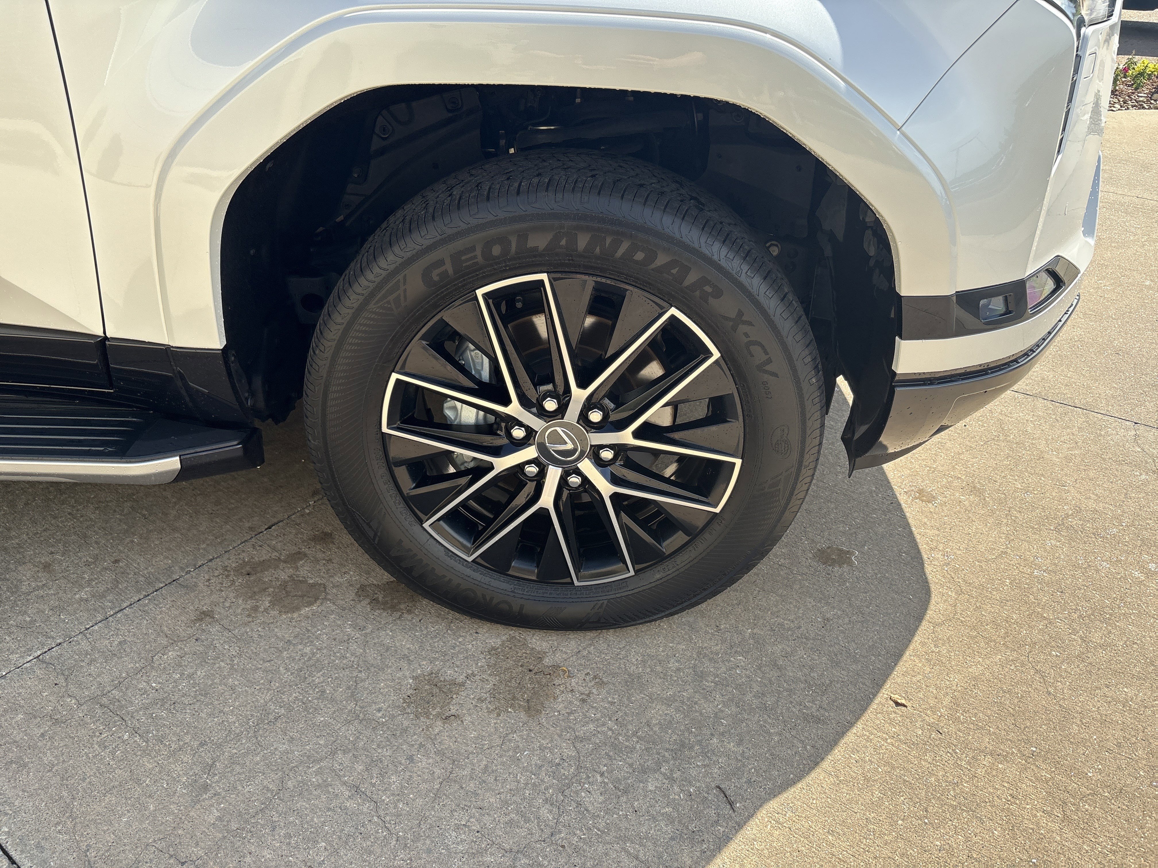 Used 2025 Lexus GX 550 w/ Cold Area Package AWD/4WD image 13