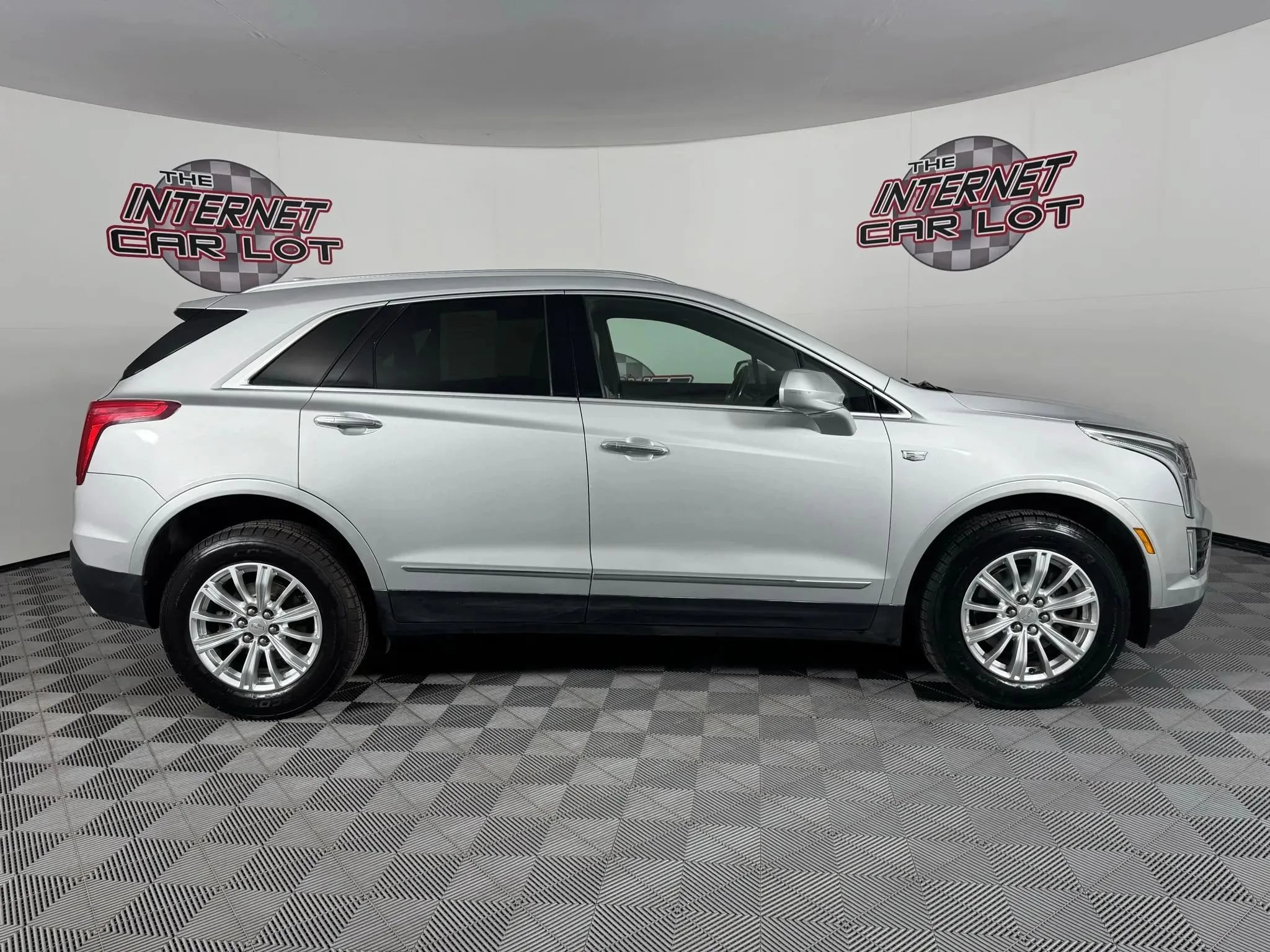 Used 2018 Cadillac XT5 AWD image 8