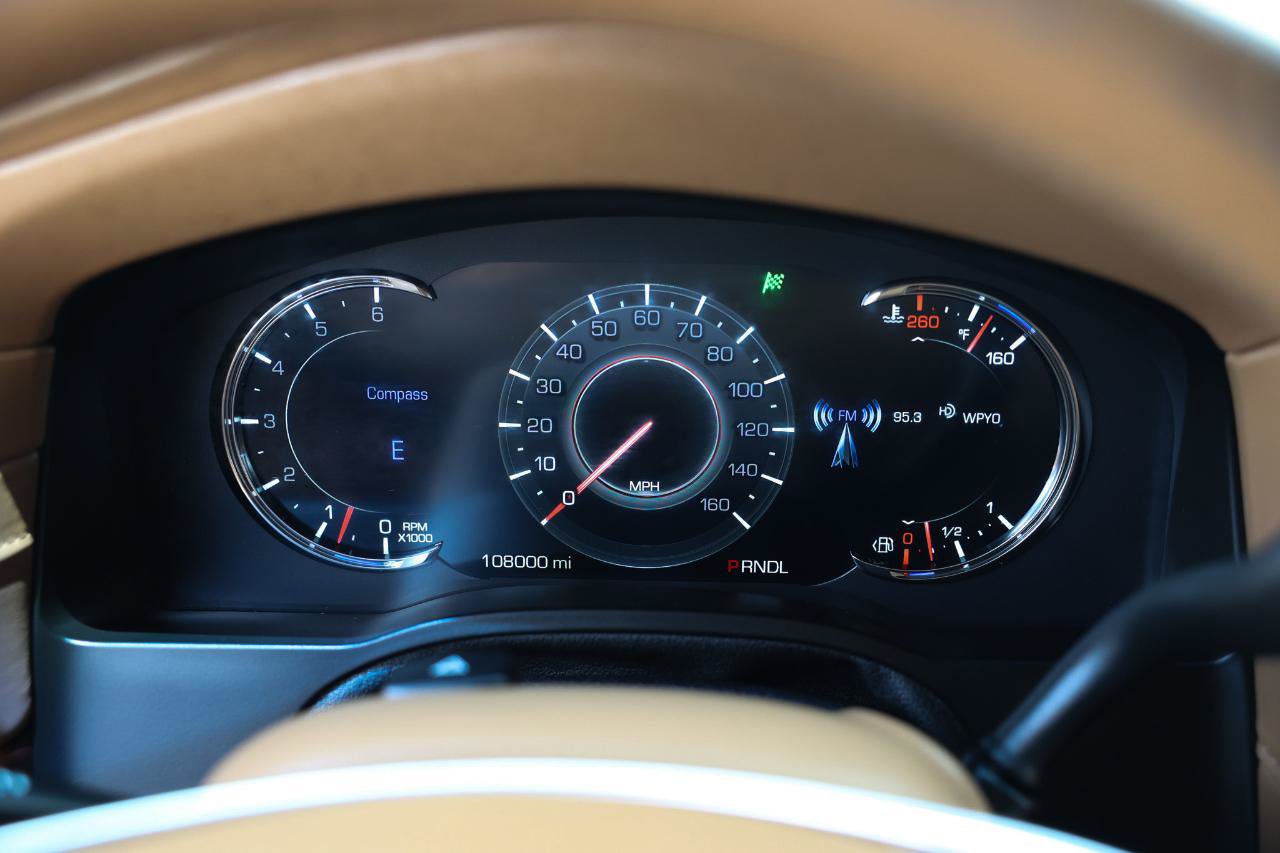Used 2017 Cadillac Escalade ESV Platinum RWD image 32