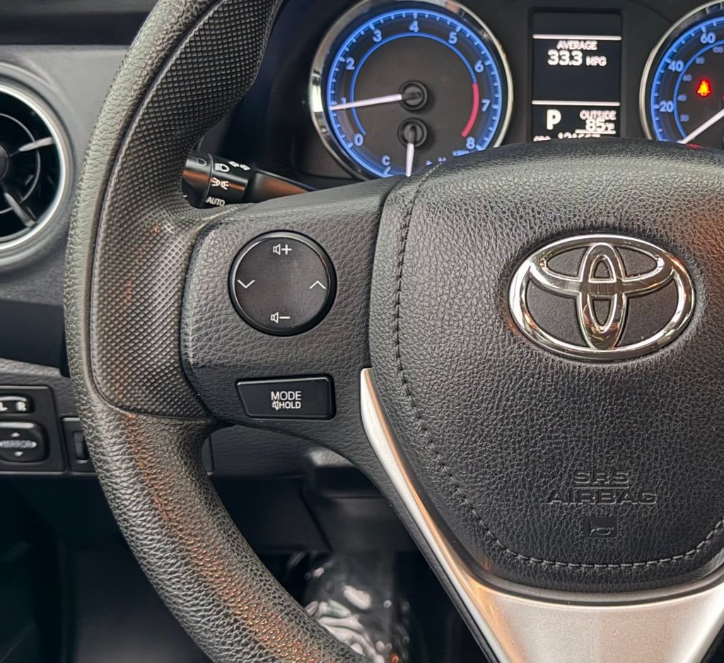 Used 2018 Toyota Corolla LE FWD image 33