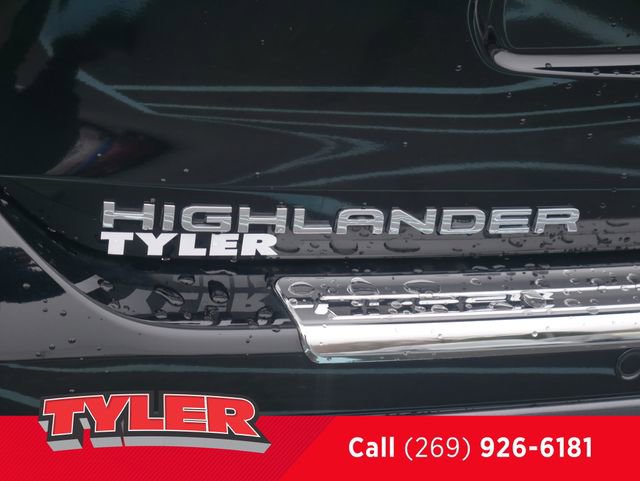 Used 2024 Toyota Highlander Limited AWD/4WD image 13