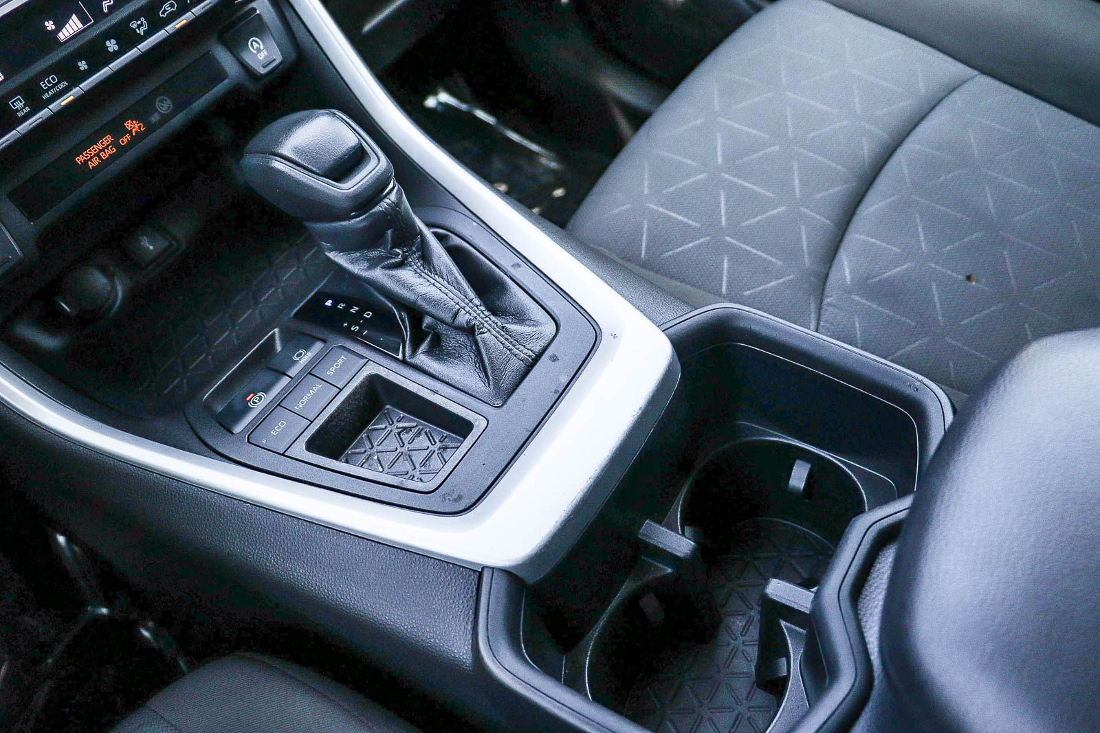 Certified 2022 Toyota RAV4 XLE w/ Convenience Package FWD image 23