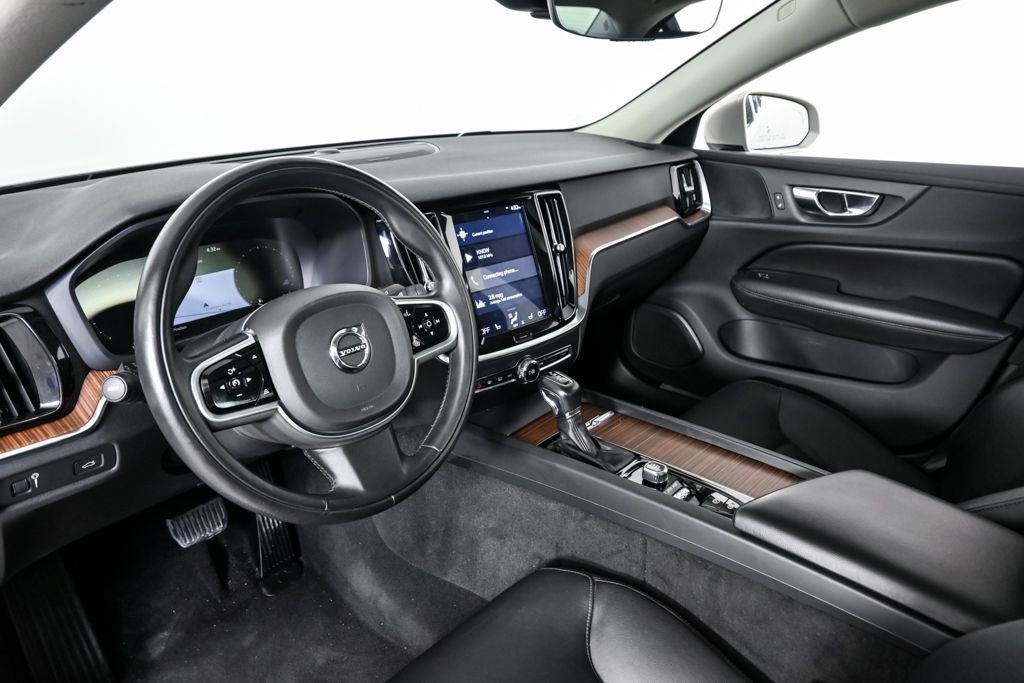 Used 2019 Volvo S60 T5 Momentum image 5