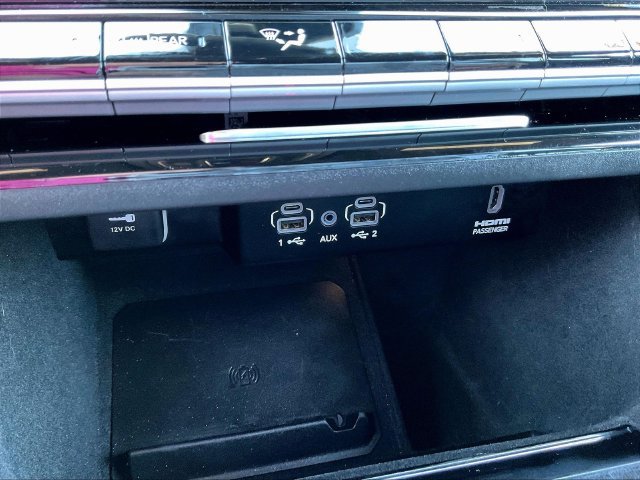 Used 2022 Jeep Wagoneer Series II w/ Premium Group I AWD/4WD image 18