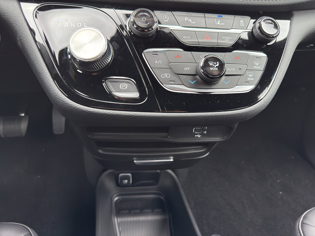 New 2026 Chrysler Pacifica Select AWD/4WD image 20