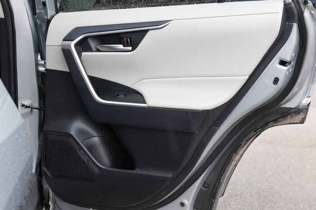 Used 2025 Toyota RAV4 XLE FWD image 34