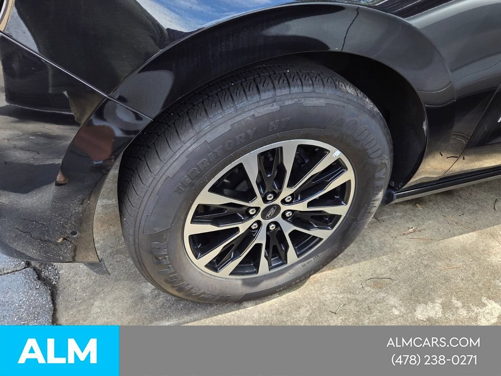 Used 2025 Ford Expedition Platinum AWD/4WD image 2