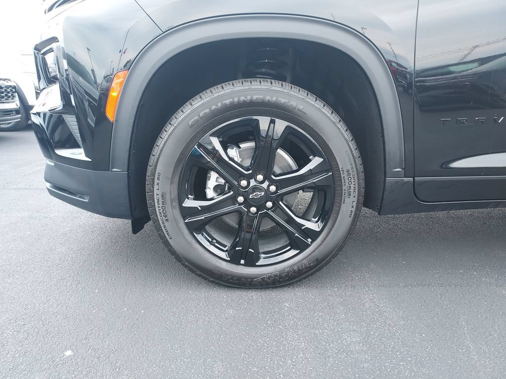 New 2027 Chevrolet Traverse LT w/ Midnight/Sport Edition AWD/4WD image 10